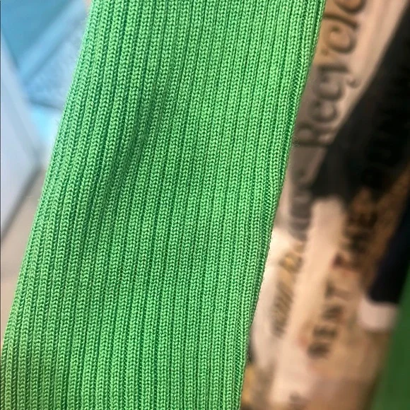 Alice + Olivia Green Sheath Dress with Notched Collar - Picture 4 of 6